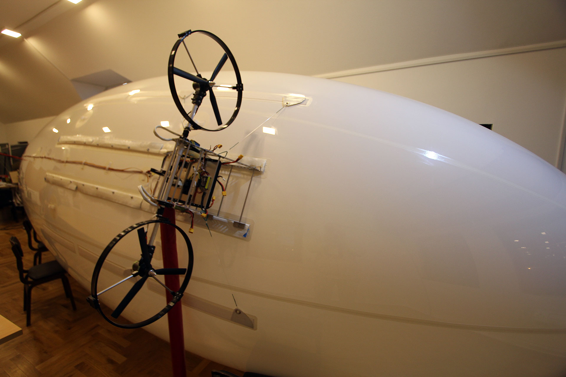 motor-group,-batteries-and-electronics-mount-for-a-7-m-rc-blimp